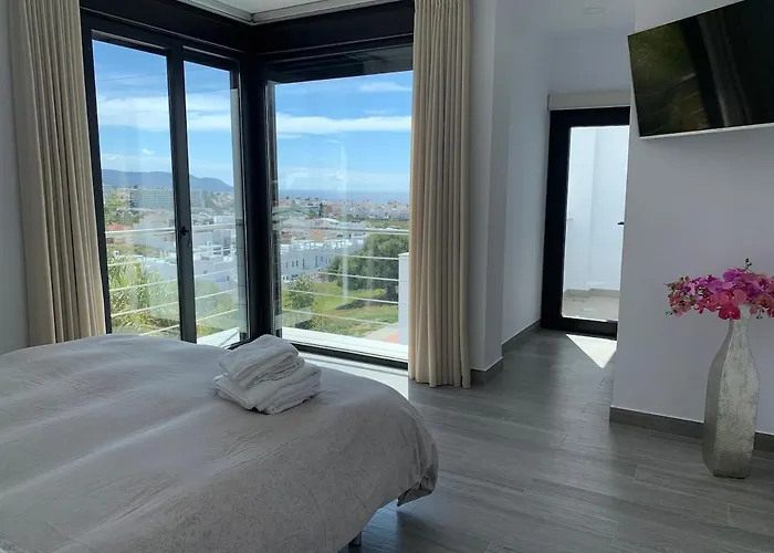 Exotic Private Pool *